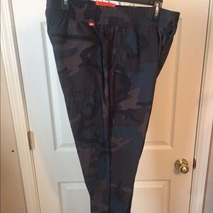 New Rare Nike tech joggers camo size large